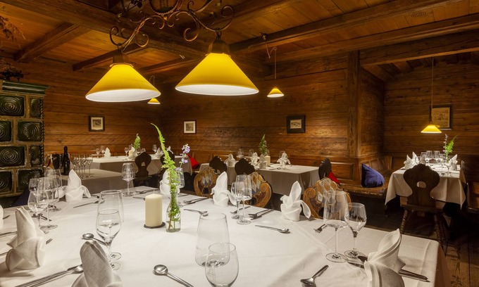 Munchen District Hotel | Alter Wirt GmbH in Grünwald