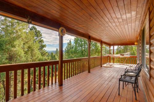 Long Valley Junction House | Alton Cabin with Deck about 2 Mi to Dixie Natl Forest!