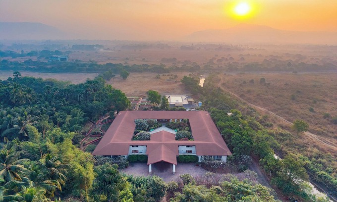 Kihim Villa | Amã Stays & Trails Kihim Courtyard, Alibag