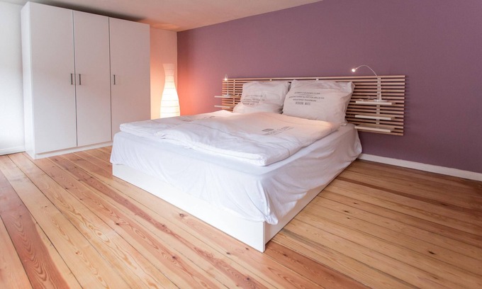 Flensburg Apartment | Am alten Kaufmannshof - whirlpool bath, shower, TV, WLAN, washing machine, parking space