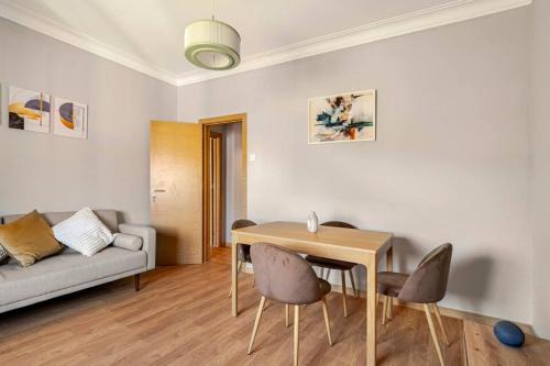 Mina Apartment | Amadora Lisbon Flat