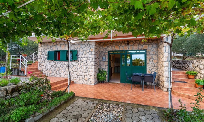 Maslenica Apartment | Amazing apartment in Jasenice with WiFi