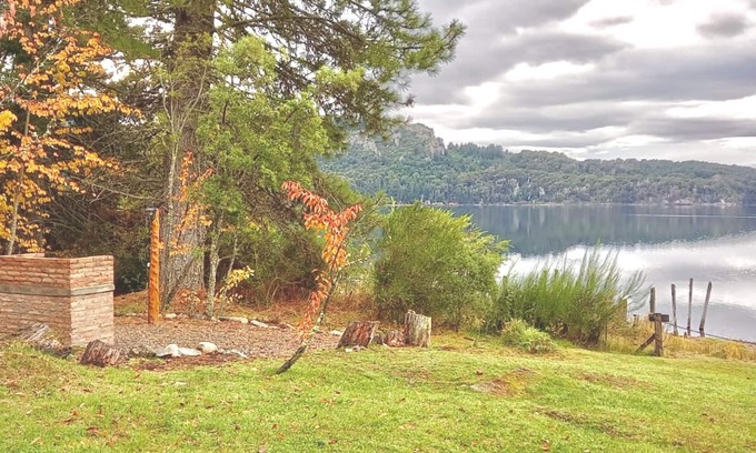 Colonia Suiza Cabin | Amazing Cabin on the Shore of Lake Moreno H58 by Apartments Bariloche