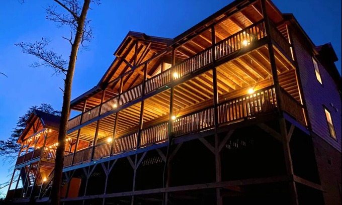 Sevierville Cabin | Amazing Brand New 8bdrm Cabin-Pool-Arcades-Gazebo, Sleeps 40
