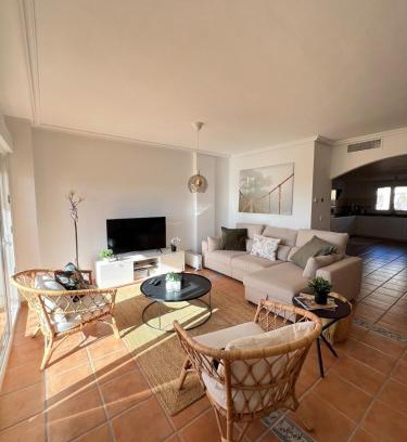Caserio Los Tarquinos Apartment | Amazing Casa Sienna, with a shared pool