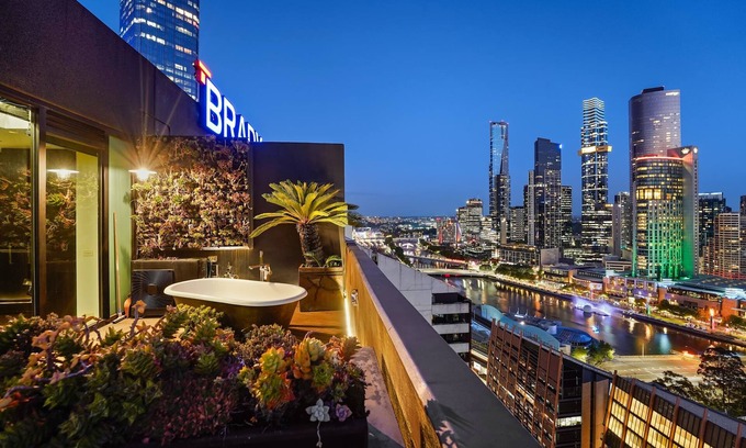 Melbourne Central Business District Apartment | Amazing CBD Skyline Views - Perfect NYE Fireworks!