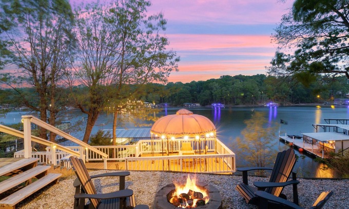 Osage Beach House | AMAZING COVE! 3 Bed/2Ba Lakefront Home - Hot Tub, Smart TVs, EV Charger, Firepit