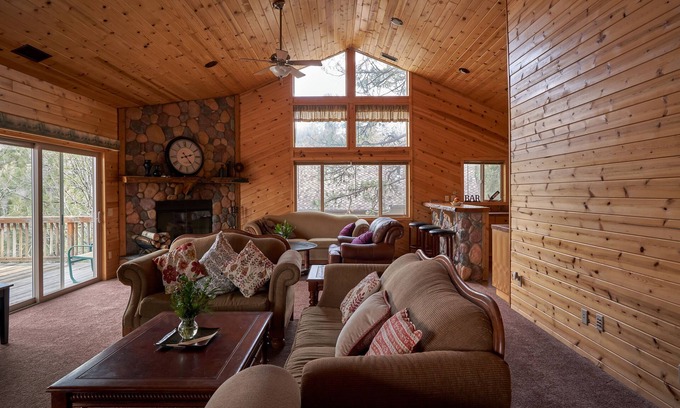 Running Springs House | AMAZING FAMILY VACATION CABIN Amazing mountain view 3100sqf