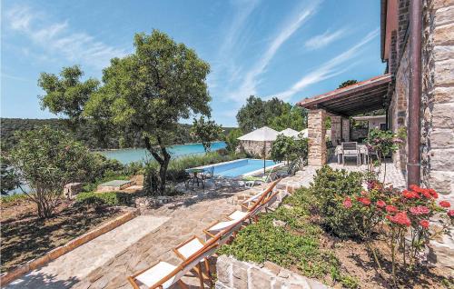 Kampor House | Amazing Home In Kampor