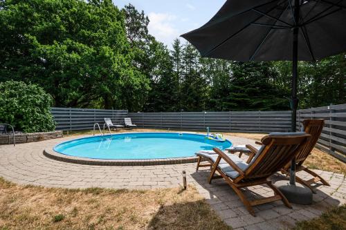 Ronde House | Amazing Home In Rønde With 2 Bedrooms, Swimming Pool And Wifi