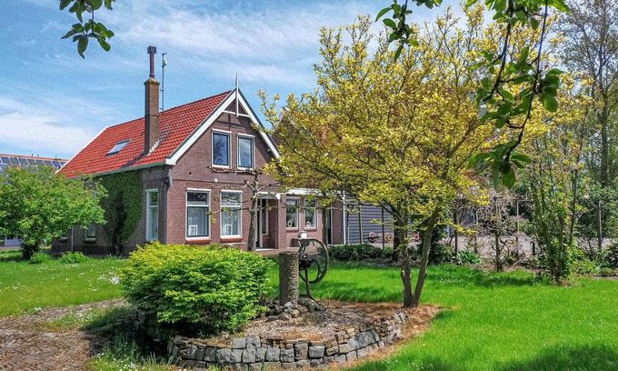 Scharendijke House | Amazing home in Scharendijke with WiFi