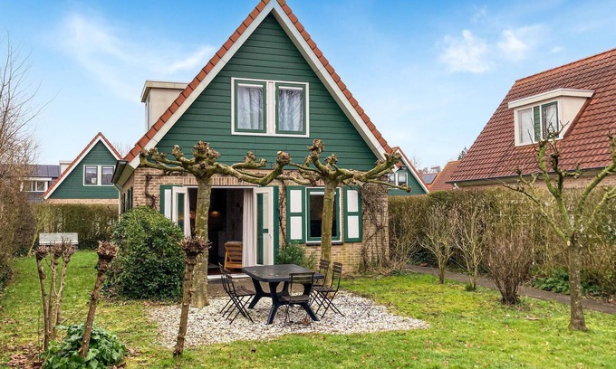 Zonnemaire House | Amazing home in Zonnemaire with WiFi