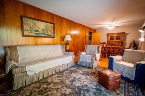 Middle Valley House | Amazing House Hot Tub Mins To Major Hospitals