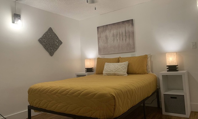 Honolulu Condo | AMAZING LOCATION! 2 blocks to Waikiki Beach