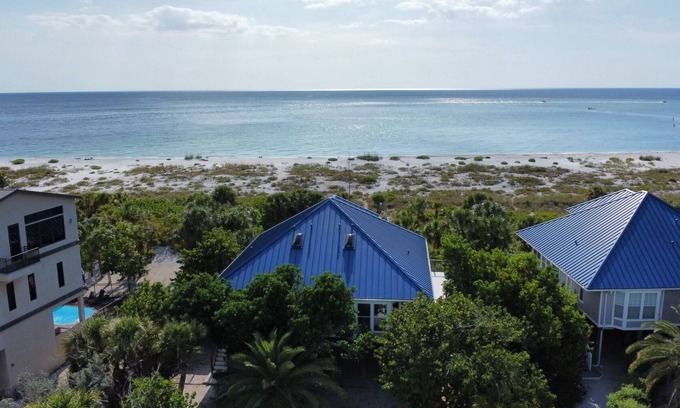 North Captiva House | AMAZING, LUXURIOUS & TRUE OCEAN BEACH FRONT! WHOLE DUPLEX! ISLAND CLUB INCLUDED!