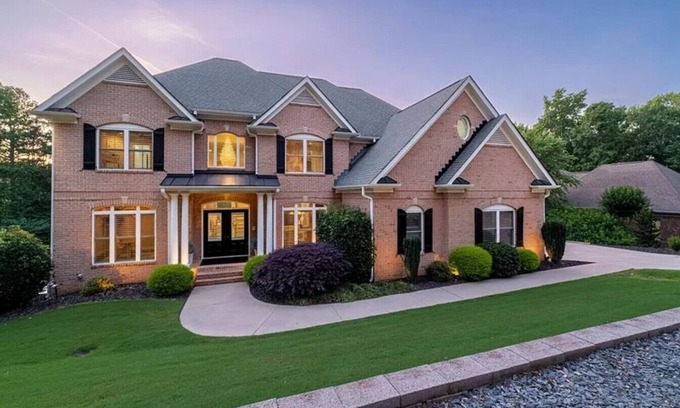 Tate House | Amazing Mansion Lake Front w Dock