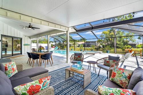 Palma Sola House | Amazing NEW saltwater pool/spa close to AMI & IMG!