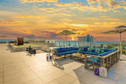 Hollywood Apartment | Amazing Pool - Hot Tub - Hollywood Beach Haven