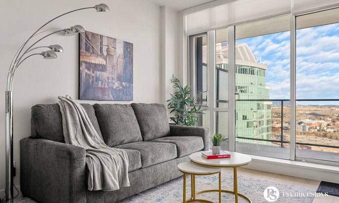 Victoria Park Condo | Amazing River View » Sleep 4 » Parking » AC » Wifi