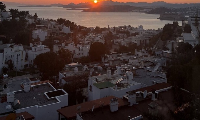 Bodrum City Center Apartment | Amazing sea view 5 minutes to the beach restaurant’s bars