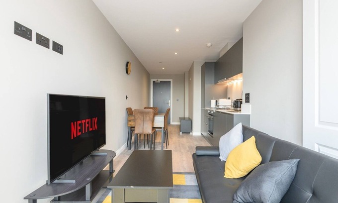 Holbeck Apartment | Amazing Views in Central Leeds - Pass The Keys