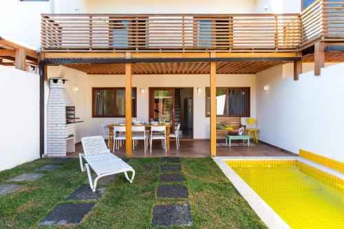 Jabaquara House | Ambar - Vista para o mar, 3 suites, 1,5km do centro,piscina, wi-fi e churrasqueira