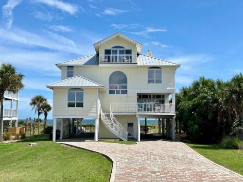 Plantation House | Amelia-Beachfront-Private Pool-Pet Friendly-Game Room