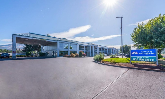 Phoenix Hotel | Americas Best Value Inn Phoenix Medford