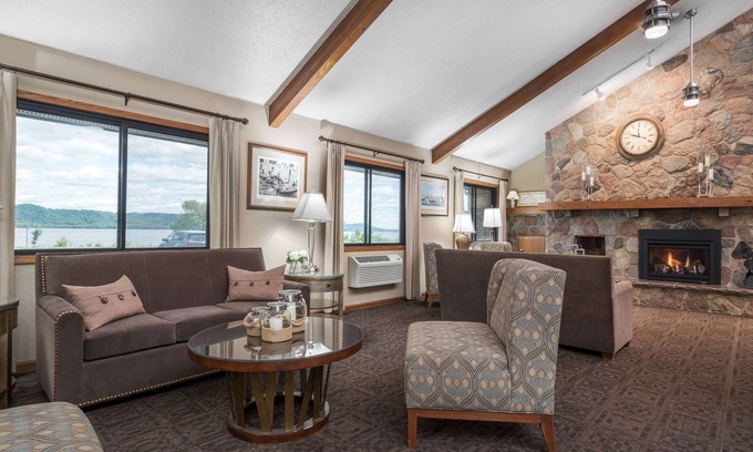 Lake City Hotel | AmericInn by Wyndham Lake City