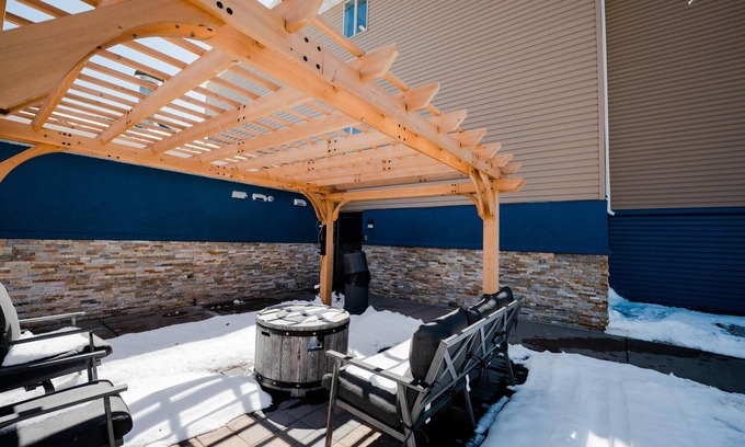 Tomahawk Hotel | AmericInn by Wyndham Tomahawk