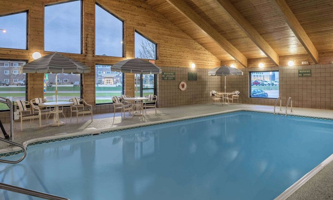 Valley City Hotel | AmericInn by Wyndham Valley City - Conference Center