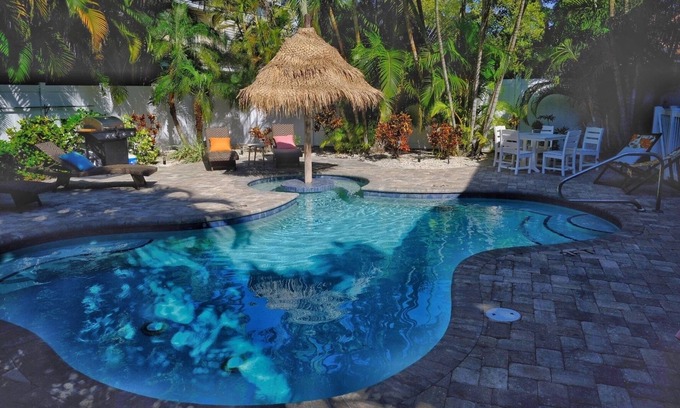 Holmes Beach Apartment | AMI Ohana Beach Resort A with fabulous salt pool!
