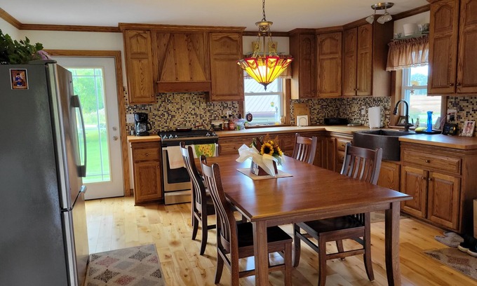 Medina Other | Amish Built 3-bed Farmhouse with high-end Modern upgrades. 5-min to Medina, NY.
