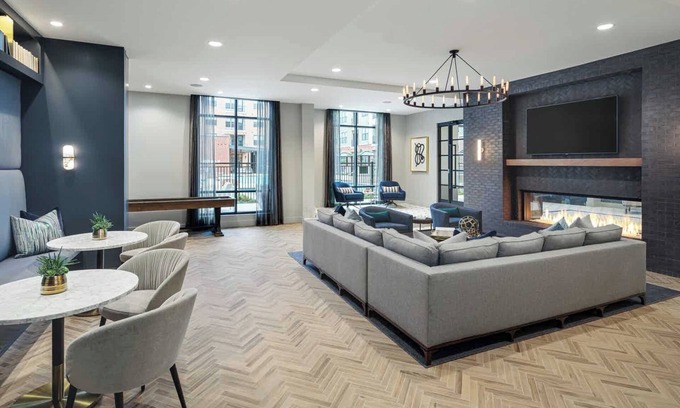 Addison Condo | AMLI Addison