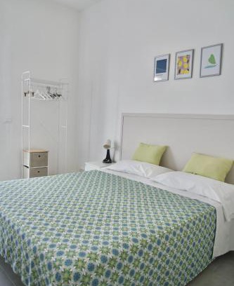 Soverato House | Amoenus Bed & Breakfast in family