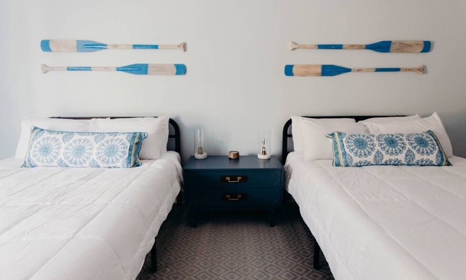 Byrdstown Bed & Breakfast | Amonette Bend Room, Lakeside Inn at Dale Hollow