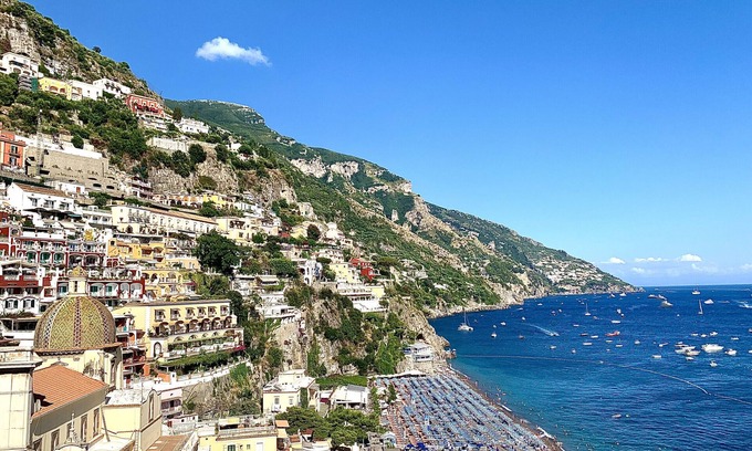 Positano Ski Chalet | AMORE RENTALS - Casa Vira with Sea View, a Few Steps Away from the Beach