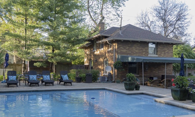 Mapleton/Fall Creek House | An Estate in the City