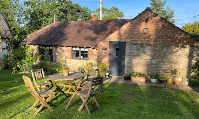 Moreton Cottage | An Original Bakehouse located in the grounds of a 18th century thatched cottage