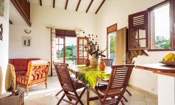 Les Mangles House | Anastasia - Maison climatisée avec jardin