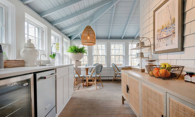 Nantucket Town Hotel | Anchor Inn