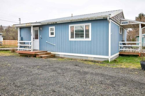Grayland Apartment | Anchor's Away Cottage Studio by the Sea w fireplace