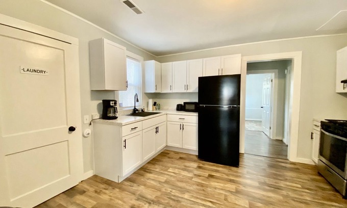 Beaufort Cottage | Anchors Away Cottage! Great Location - sleeps 4!