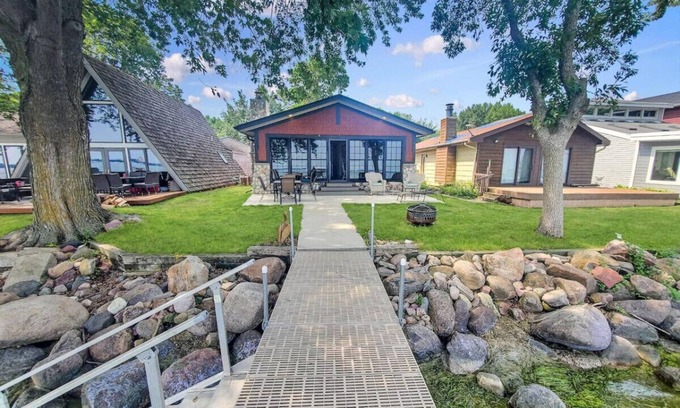 Orleans House | Anchors Away Cottage on Big Spirit Lake (Lakefront)
