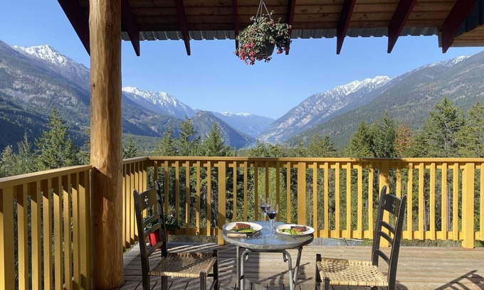 D'Arcy House | anderson lake view home - stunning views