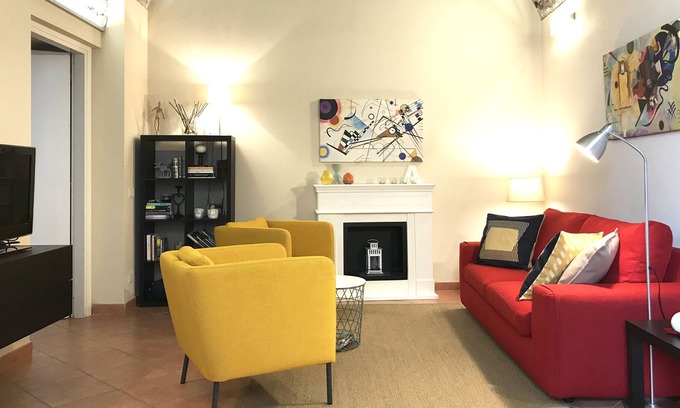 Como Apartment | Andrea's House, cozy apt in a 16th c. villa, with garden wifi and free parking