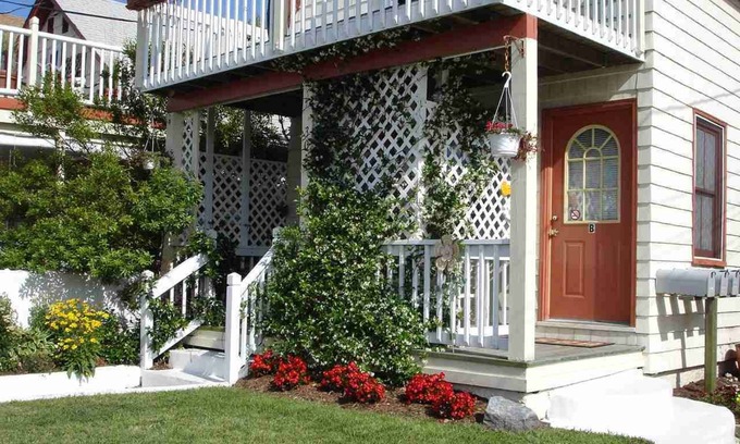 Northeast Virginia Beach Apartment | Angie's Guest Cottage