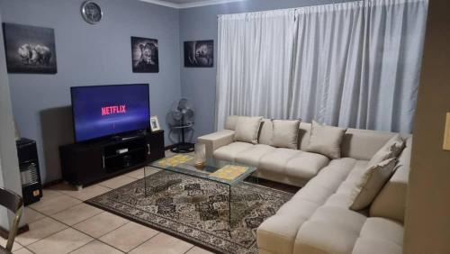 Weltevredenpark Apartment | Ankazimia House at Reedsview
