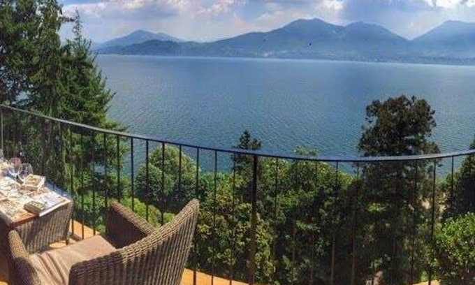 Gonte Apartment | Anna lake view apartment with pool