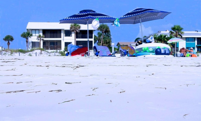 Bradenton Beach Condo | Anna Maria Island Beach Sands 201-Private Beach Access-Free Wi-Fi-Heated Pool